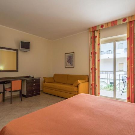 Hotel Orizzonte Letojanni Dış mekan fotoğraf