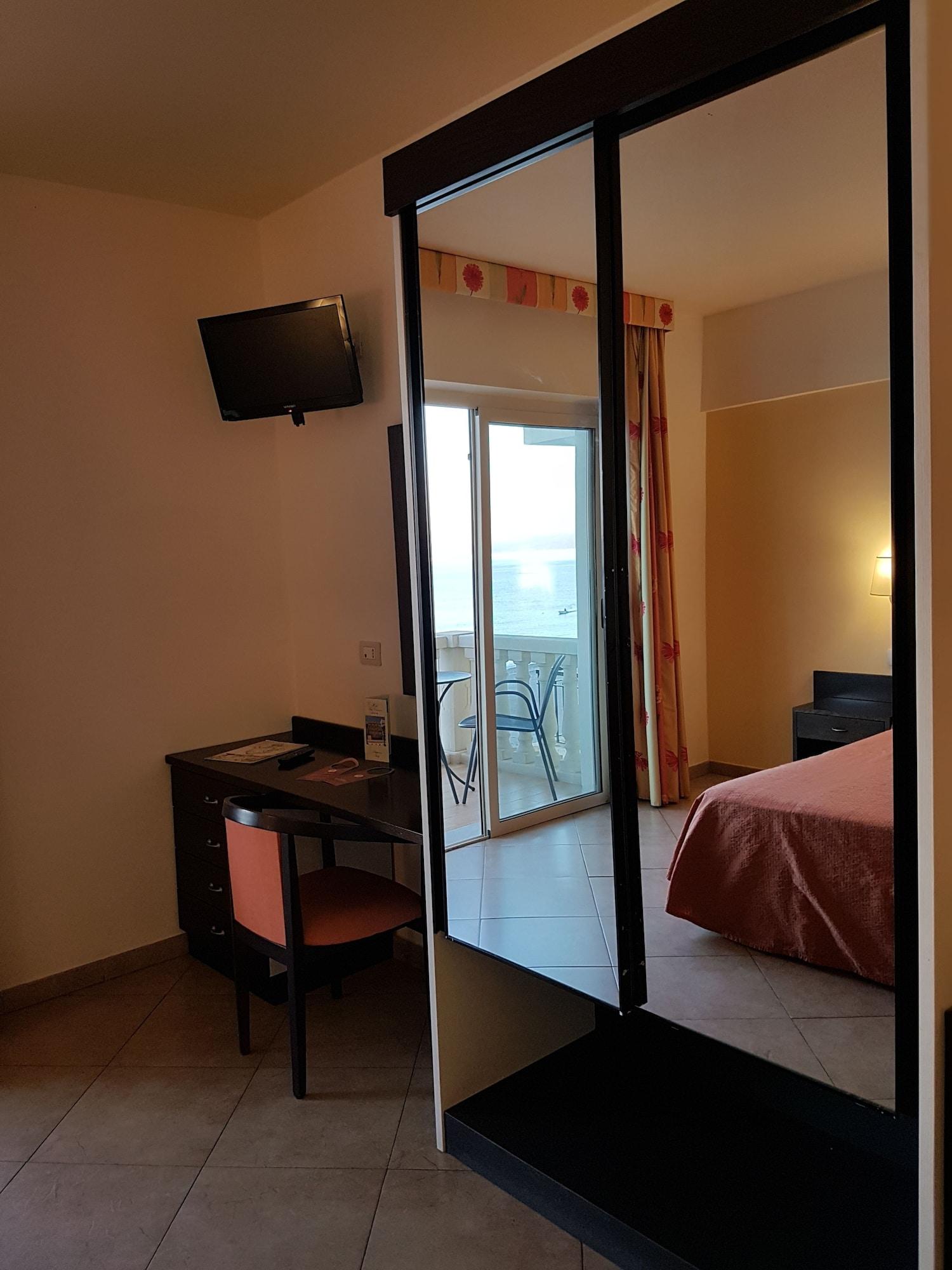 Hotel Orizzonte Letojanni Dış mekan fotoğraf