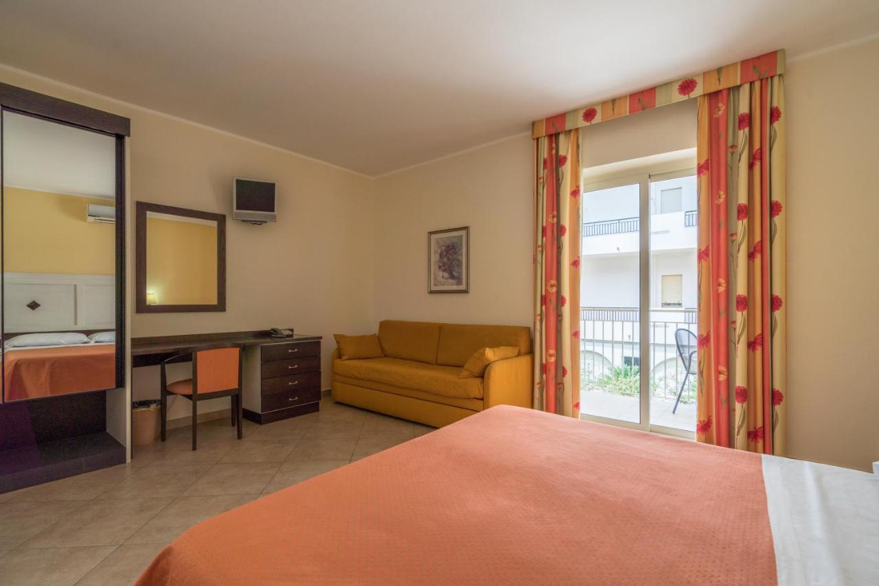 Hotel Orizzonte Letojanni Dış mekan fotoğraf