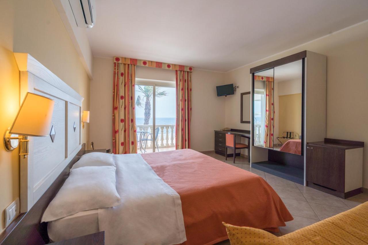 Hotel Orizzonte Letojanni Dış mekan fotoğraf