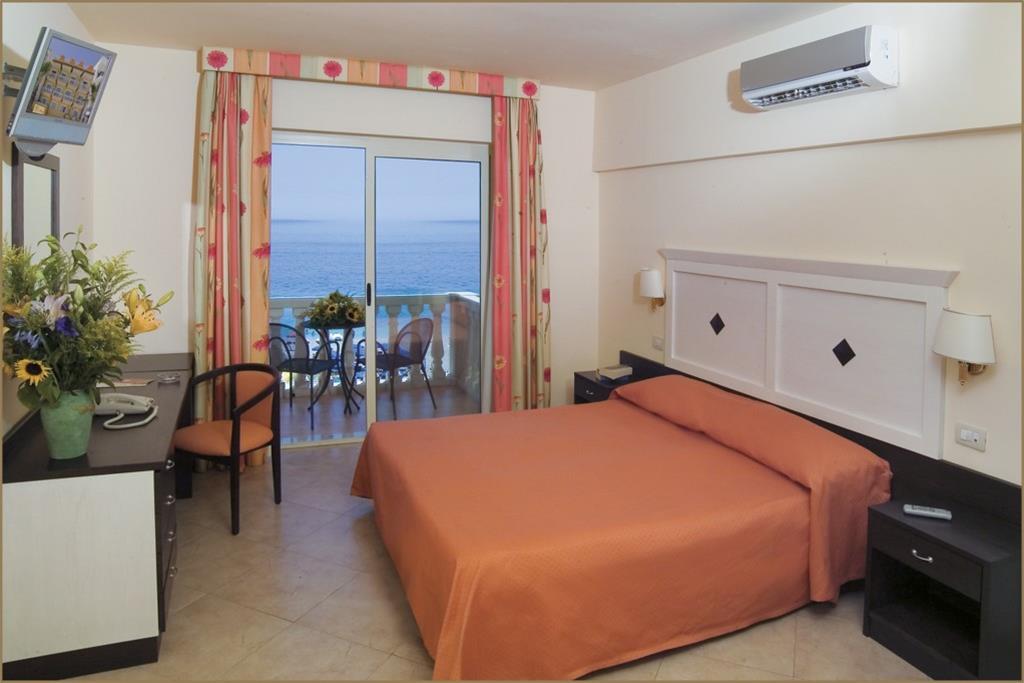 Hotel Orizzonte Letojanni Dış mekan fotoğraf